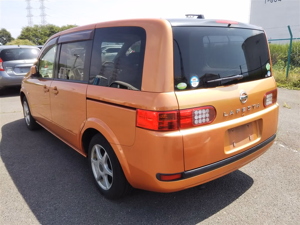 NISSAN LAFESTA