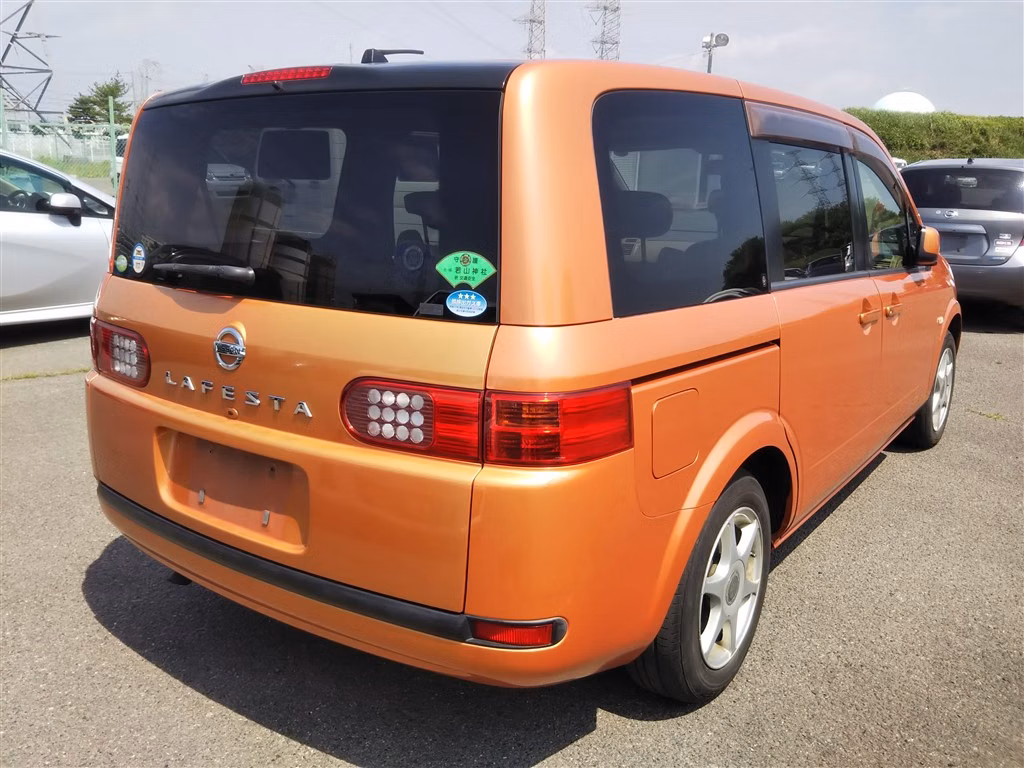 NISSAN LAFESTA