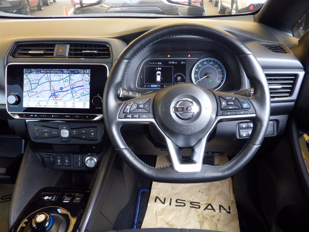 NISSAN LEAF