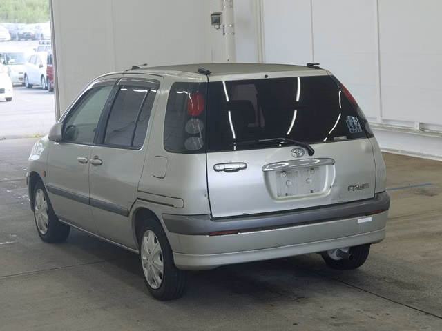 TOYOTA RAUM