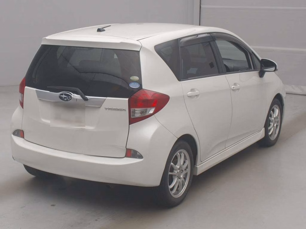 SUBARU TREZIA