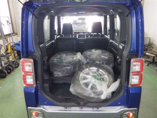 DAIHATSU WAKE