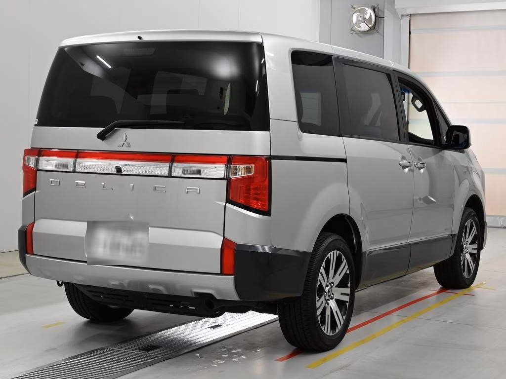 MITSUBISHI DELICA D:5