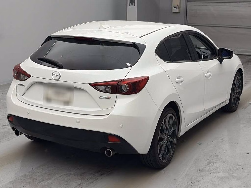 MAZDA AXELA