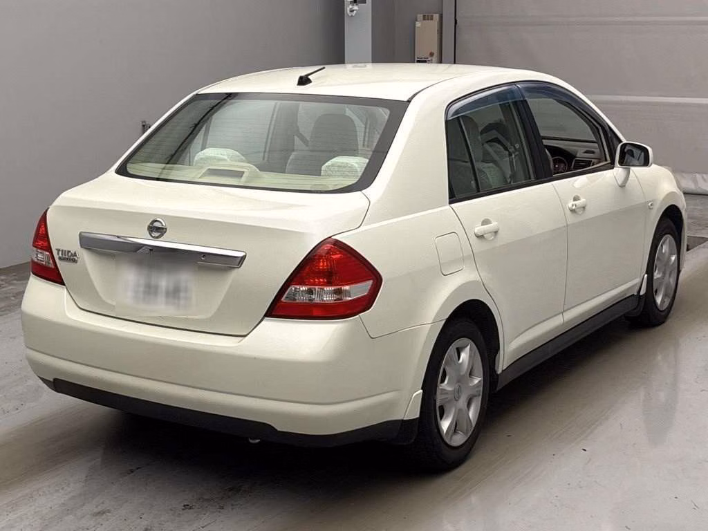 NISSAN TIIDA LATIO