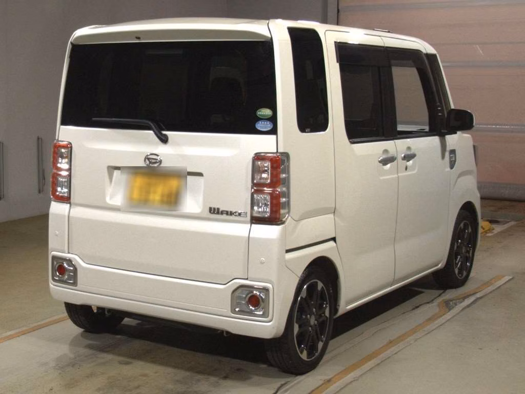 DAIHATSU WAKE