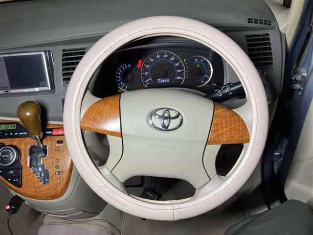 TOYOTA ISIS