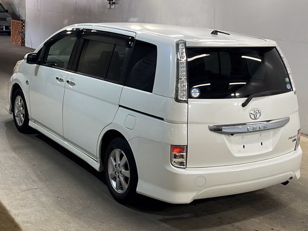 TOYOTA ISIS