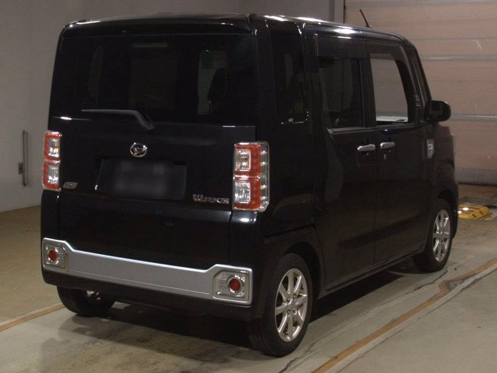 DAIHATSU WAKE