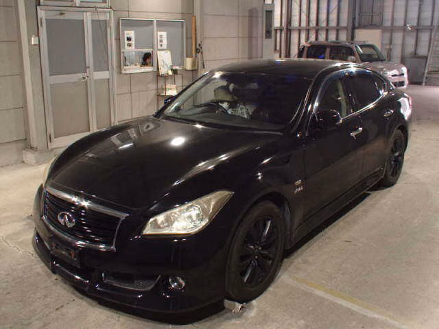 NISSAN FUGA