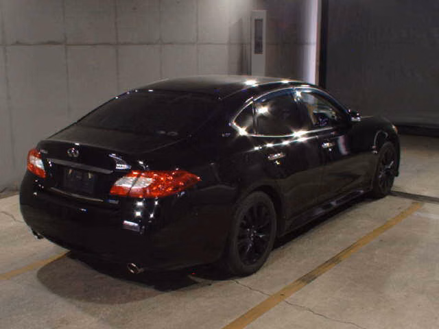 NISSAN FUGA