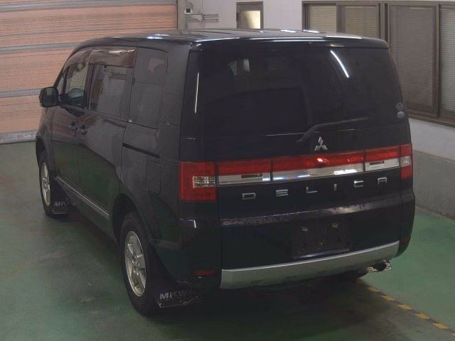 MITSUBISHI DELICA D:5