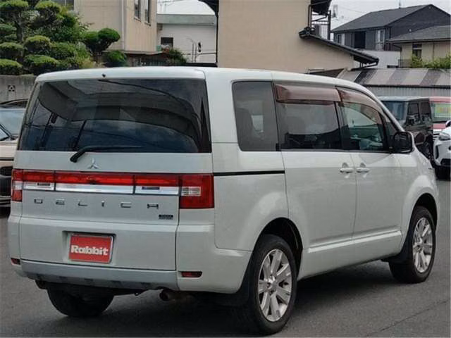 MITSUBISHI DELICA D:5