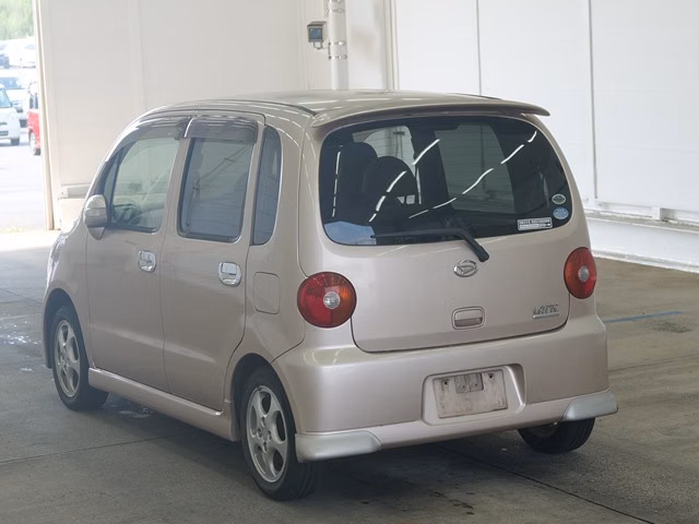 DAIHATSU MOVE LATTE