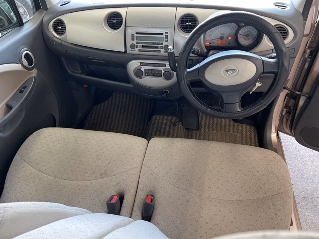 DAIHATSU MOVE LATTE