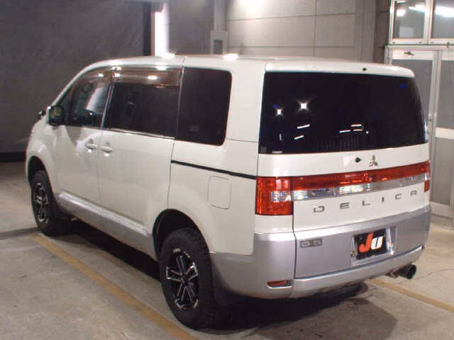 MITSUBISHI DELICA D:5