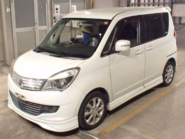 MITSUBISHI DELICA D:2
