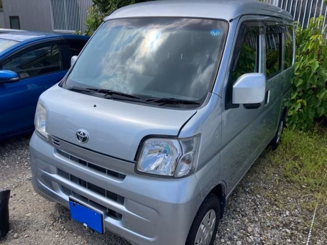 TOYOTA PIXIS VAN