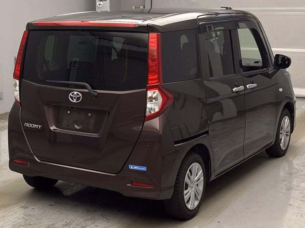 TOYOTA ROOMY