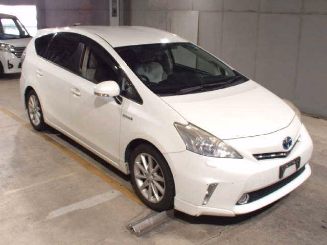 TOYOTA PRIUS ALPHA