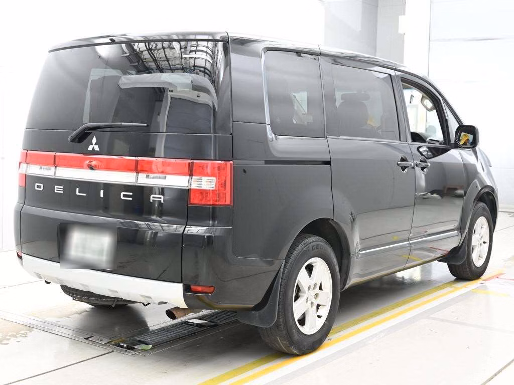 MITSUBISHI DELICA D:5
