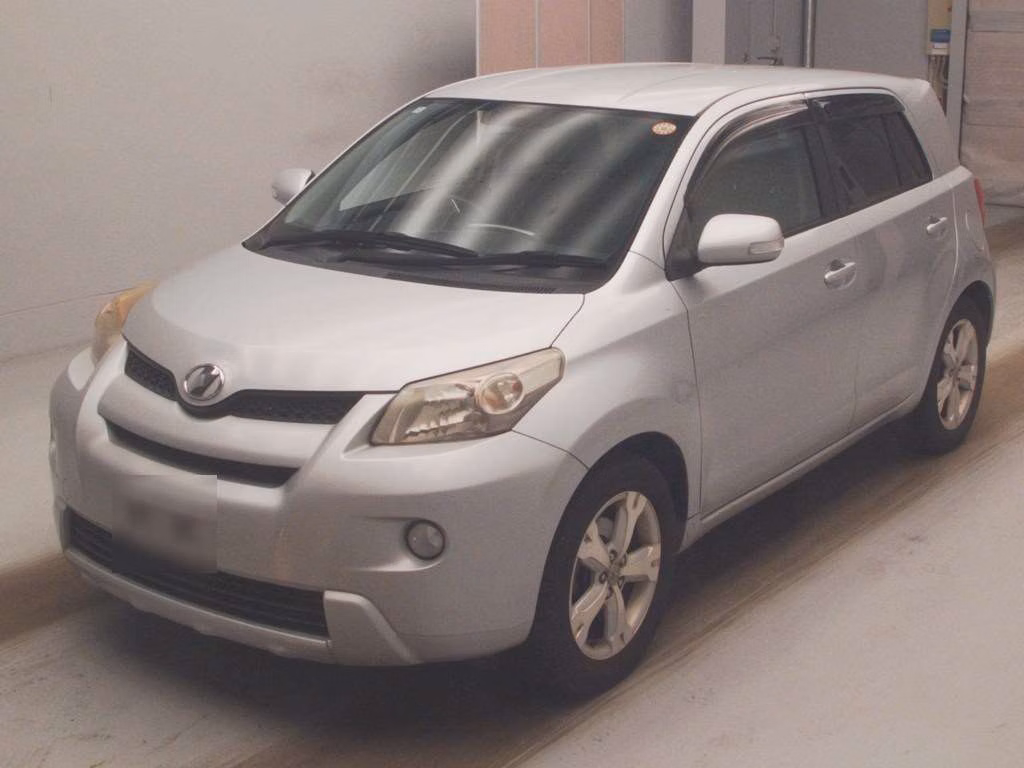 TOYOTA IST