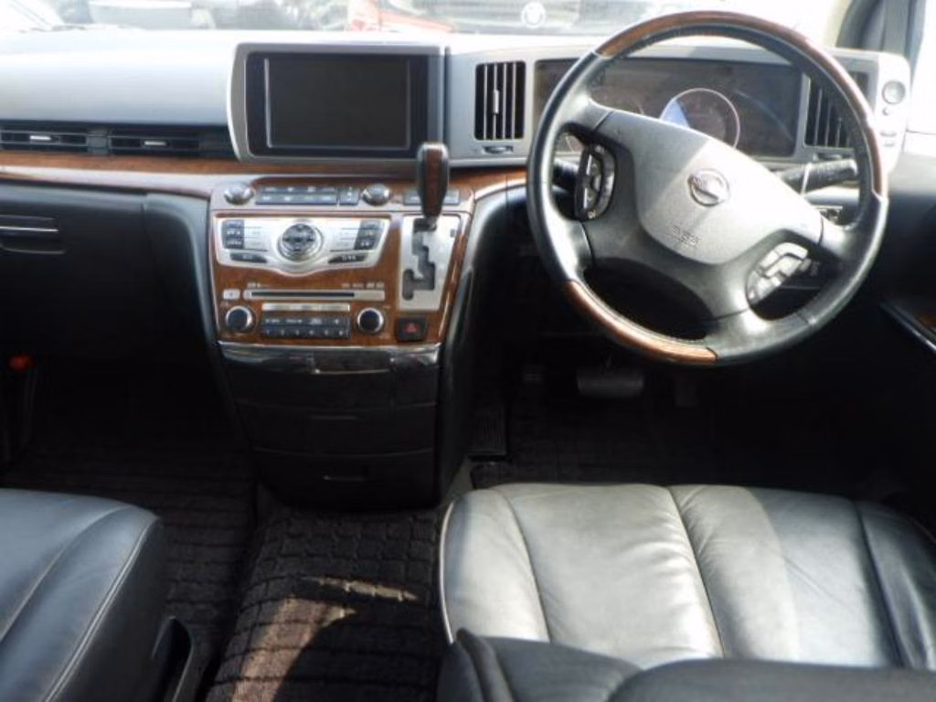 NISSAN ELGRAND
