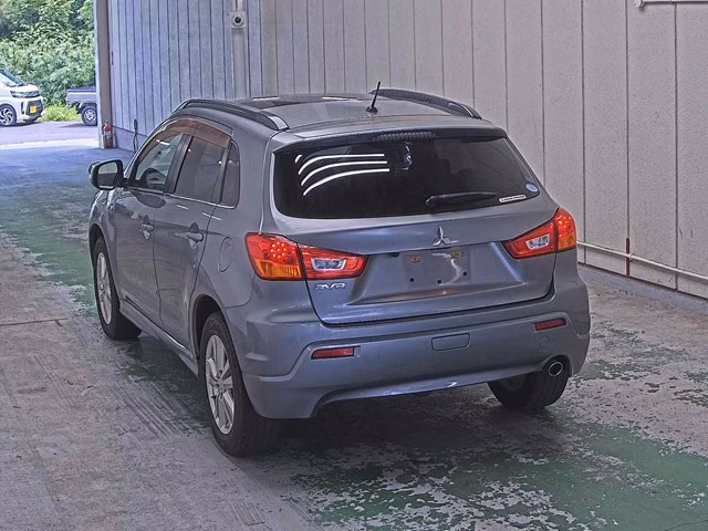 MITSUBISHI RVR