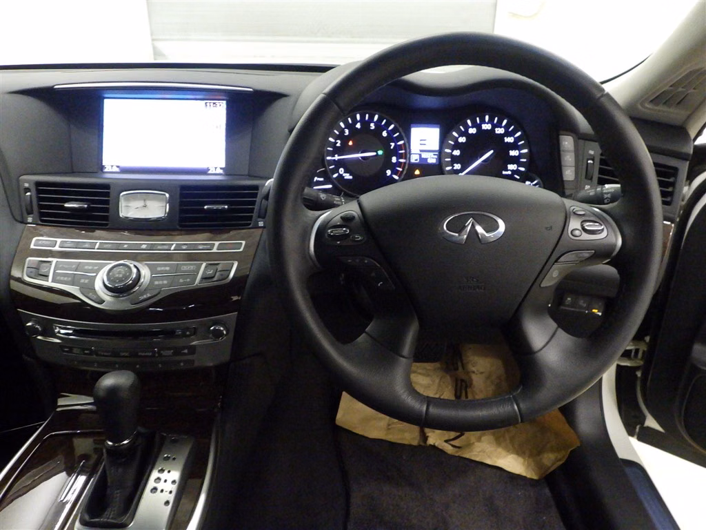 NISSAN FUGA