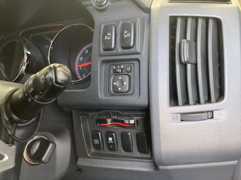 MITSUBISHI DELICA D:5