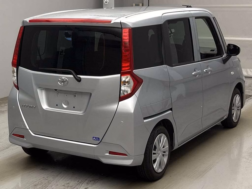 TOYOTA ROOMY