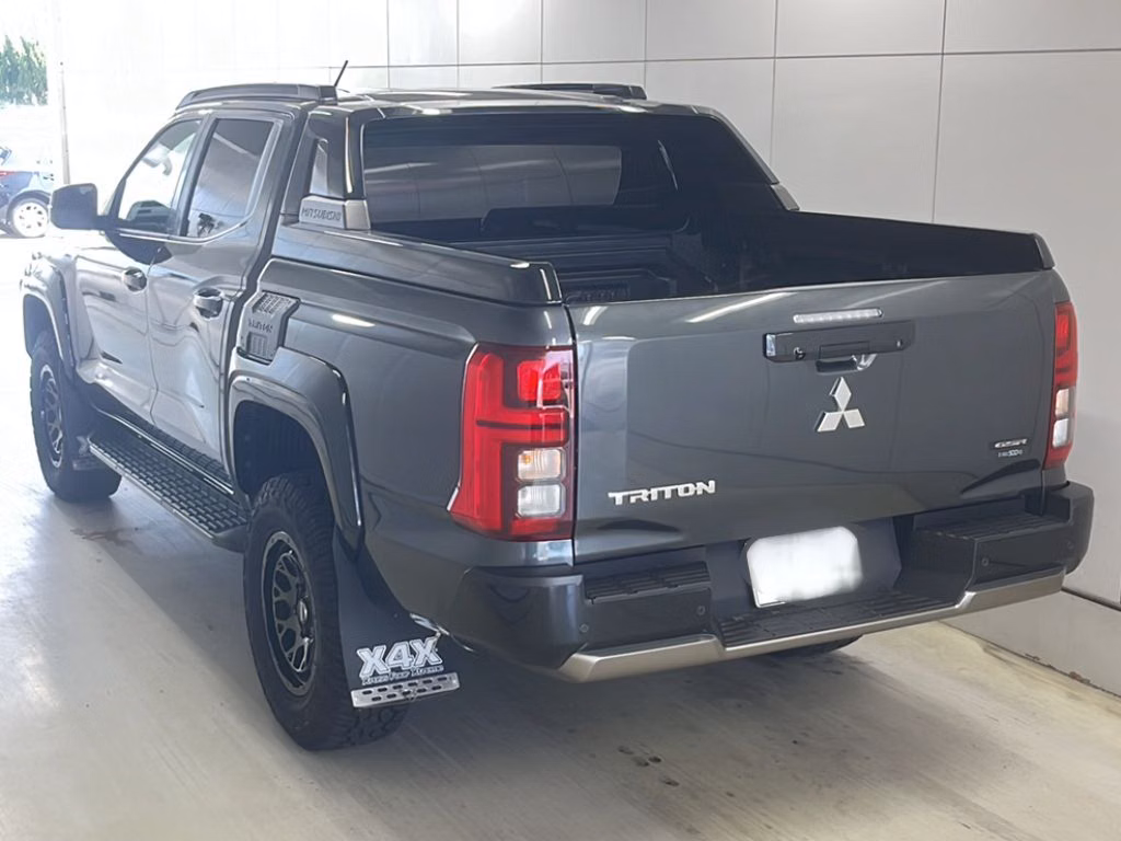 MITSUBISHI TRITON