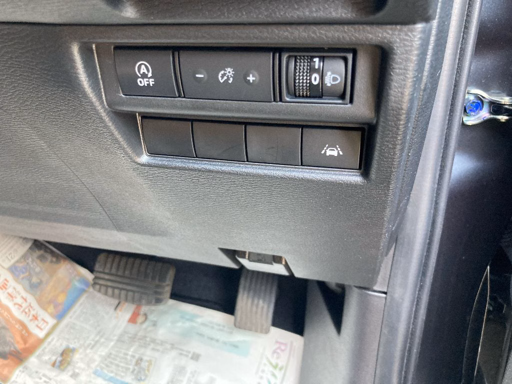 MITSUBISHI TRITON