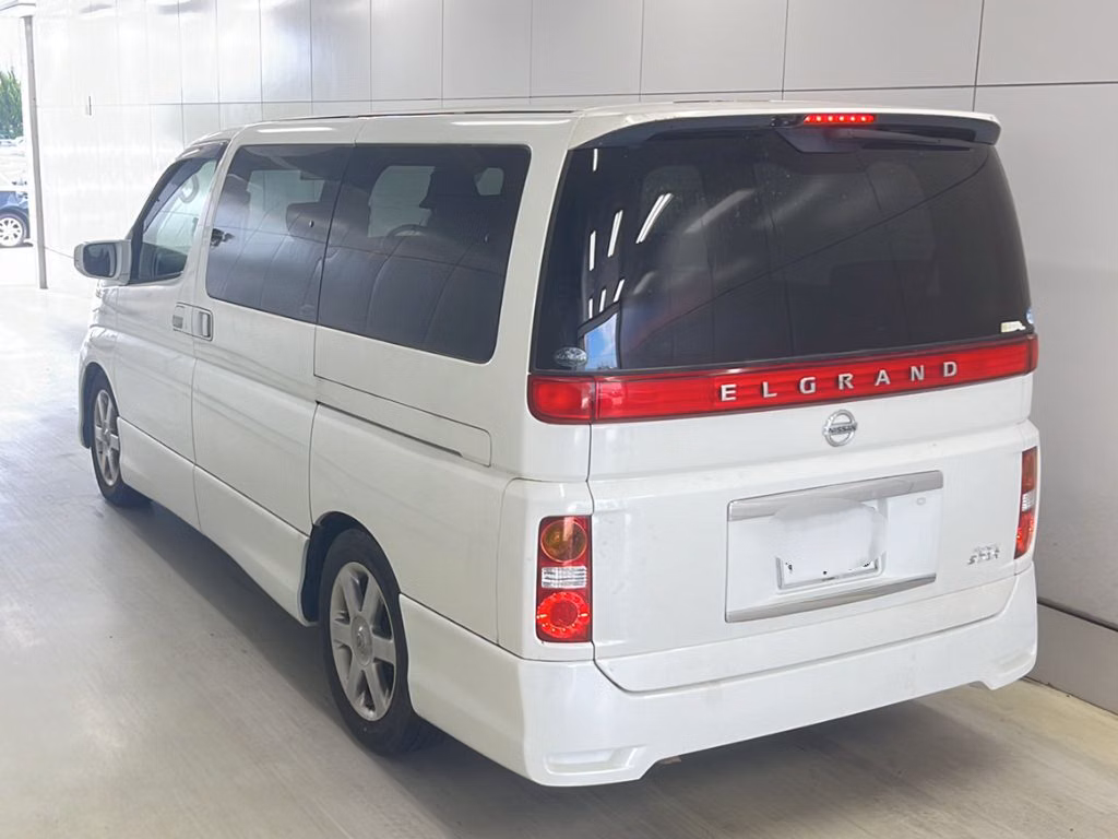 NISSAN ELGRAND