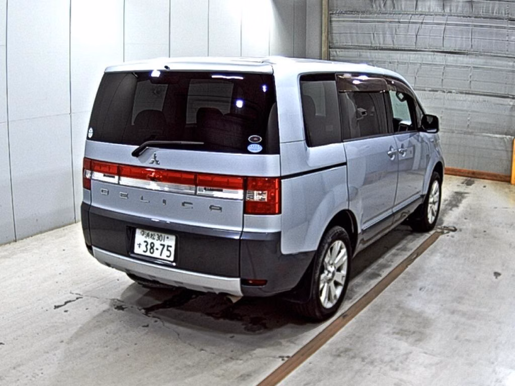 MITSUBISHI DELICA D:5
