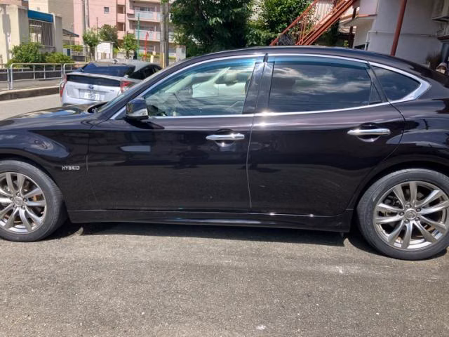 NISSAN FUGA