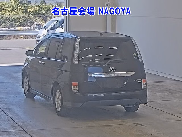 TOYOTA ISIS