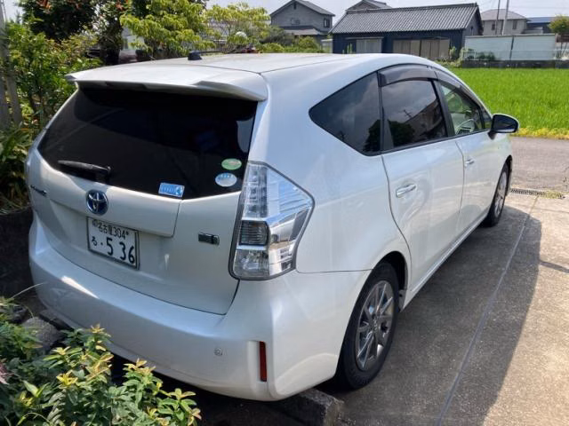 TOYOTA PRIUS ALPHA