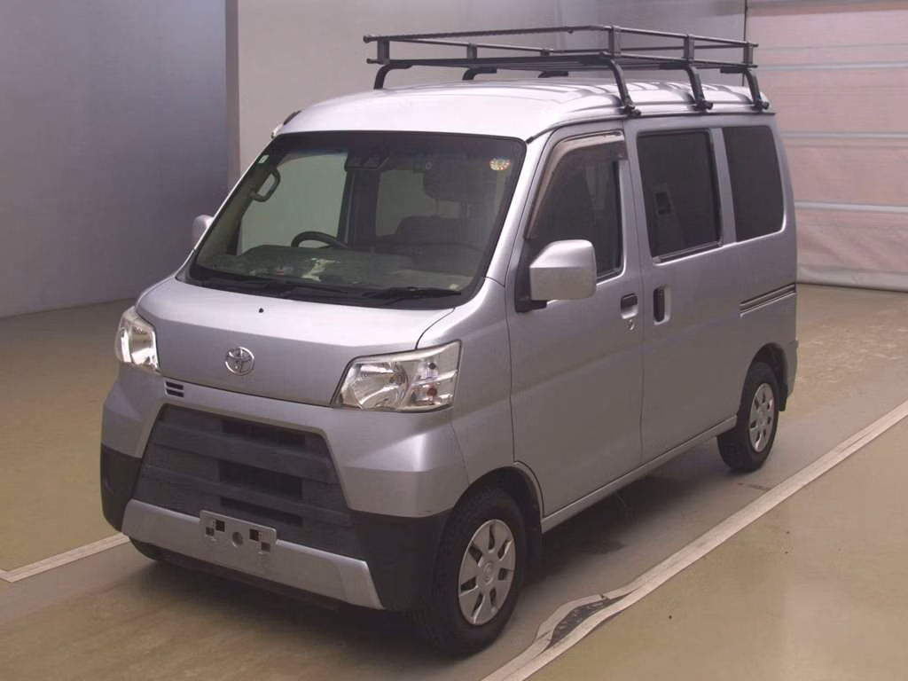 TOYOTA PIXIS VAN