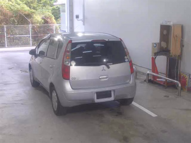 MITSUBISHI COLT