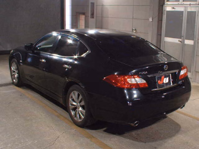 NISSAN FUGA