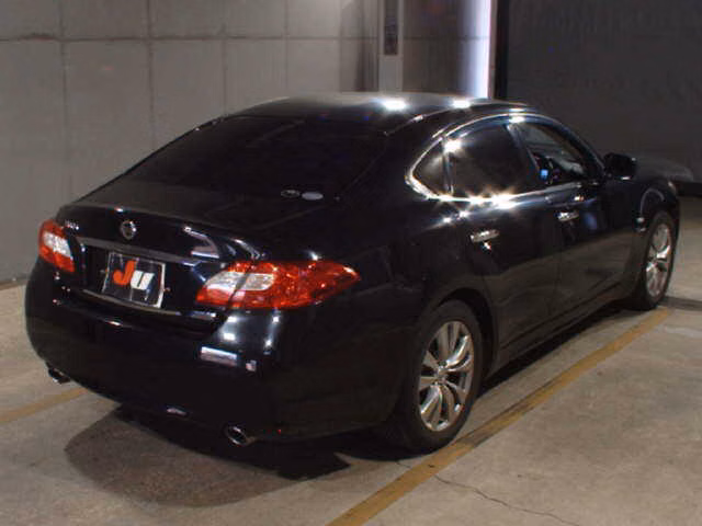 NISSAN FUGA
