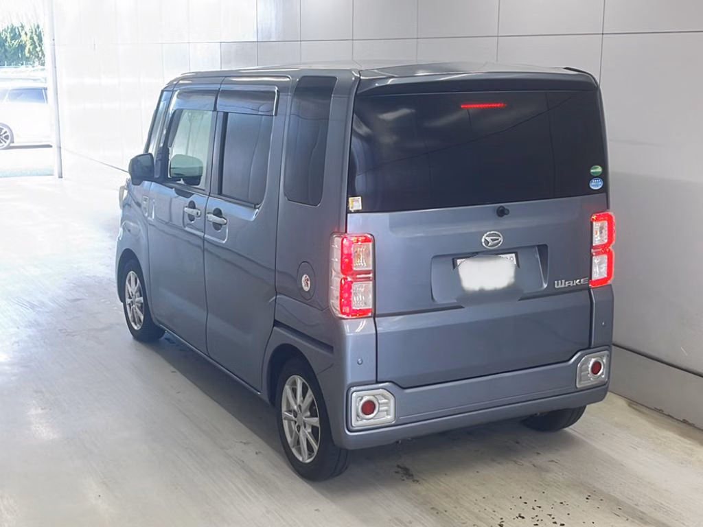 DAIHATSU WAKE