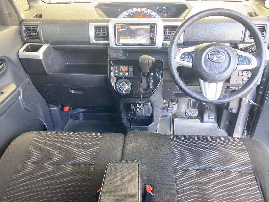 DAIHATSU WAKE
