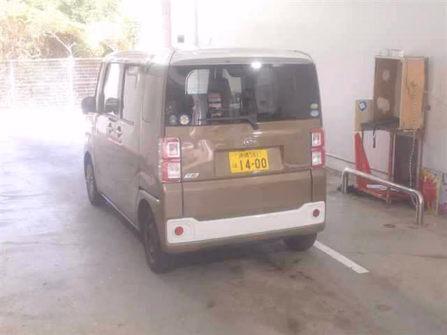 DAIHATSU WAKE