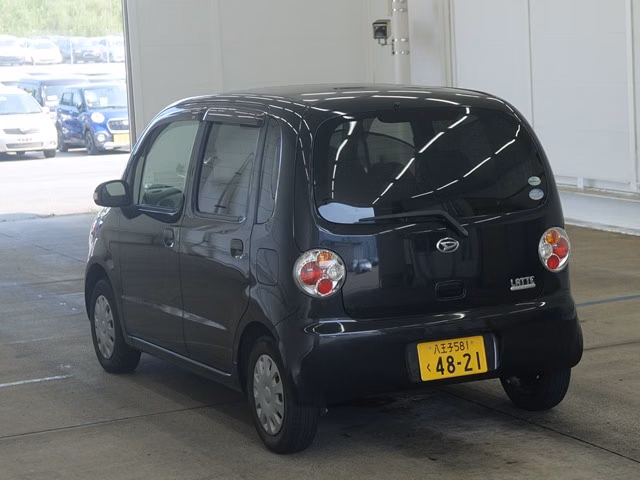 DAIHATSU MOVE LATTE