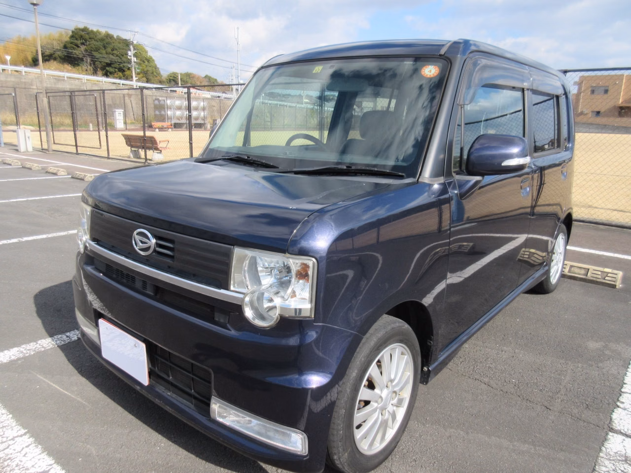 DAIHATSU MOVE CONTE