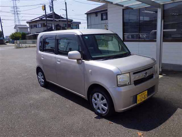 DAIHATSU MOVE CONTE