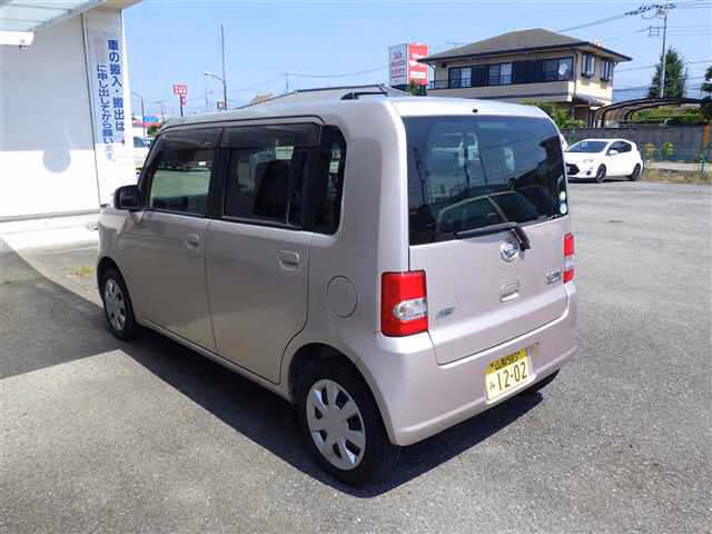 DAIHATSU MOVE CONTE