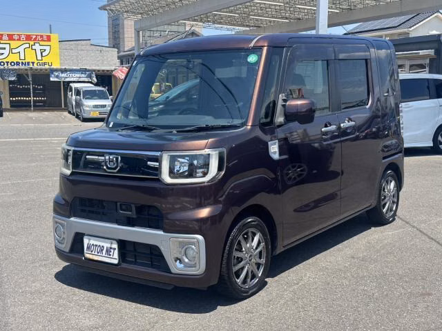 DAIHATSU WAKE